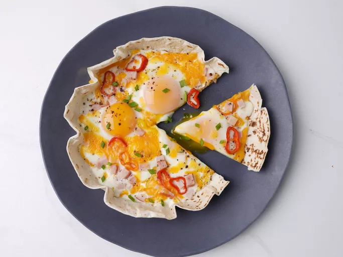 Easy Breakfast Tortilla Pizza