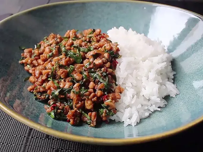 Spicy Thai Basil Chicken