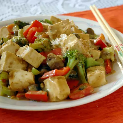 Tofu and Veggies in Peanut Sauce